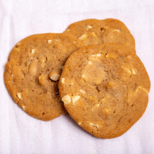 White Macadamia Nut Cookies 8ct
