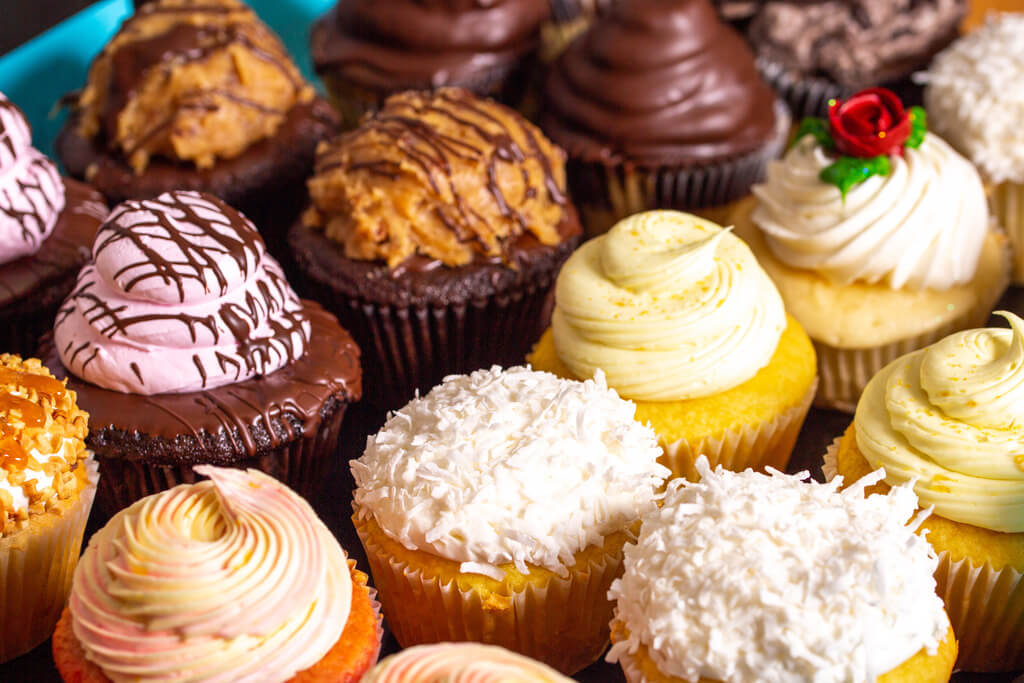 scherp helder exegese Gourmet Cupcakes | Wedding Cakes Minneapolis Bakery Farmington Bakery