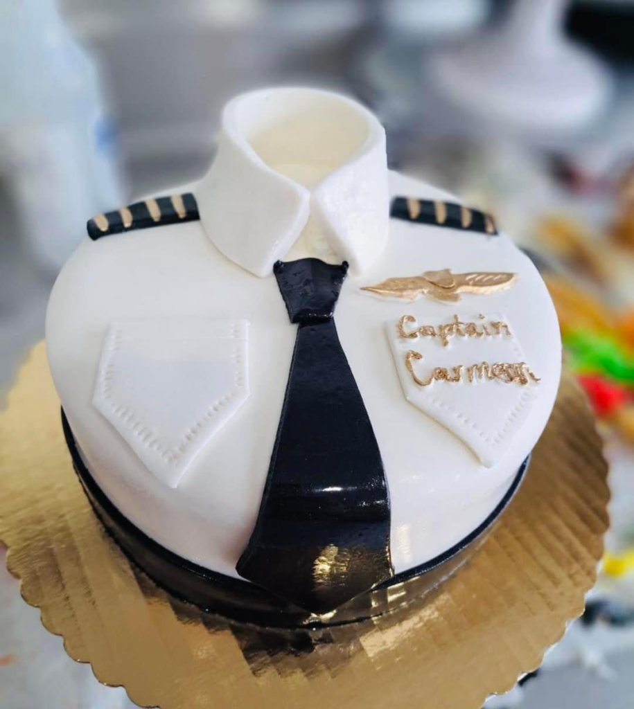 Captain Round Cake | Wedding Cakes Minneapolis Bakery Farmington Bakery